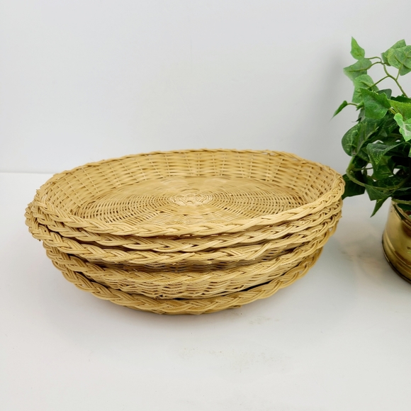 5 vintage wicker baskets
